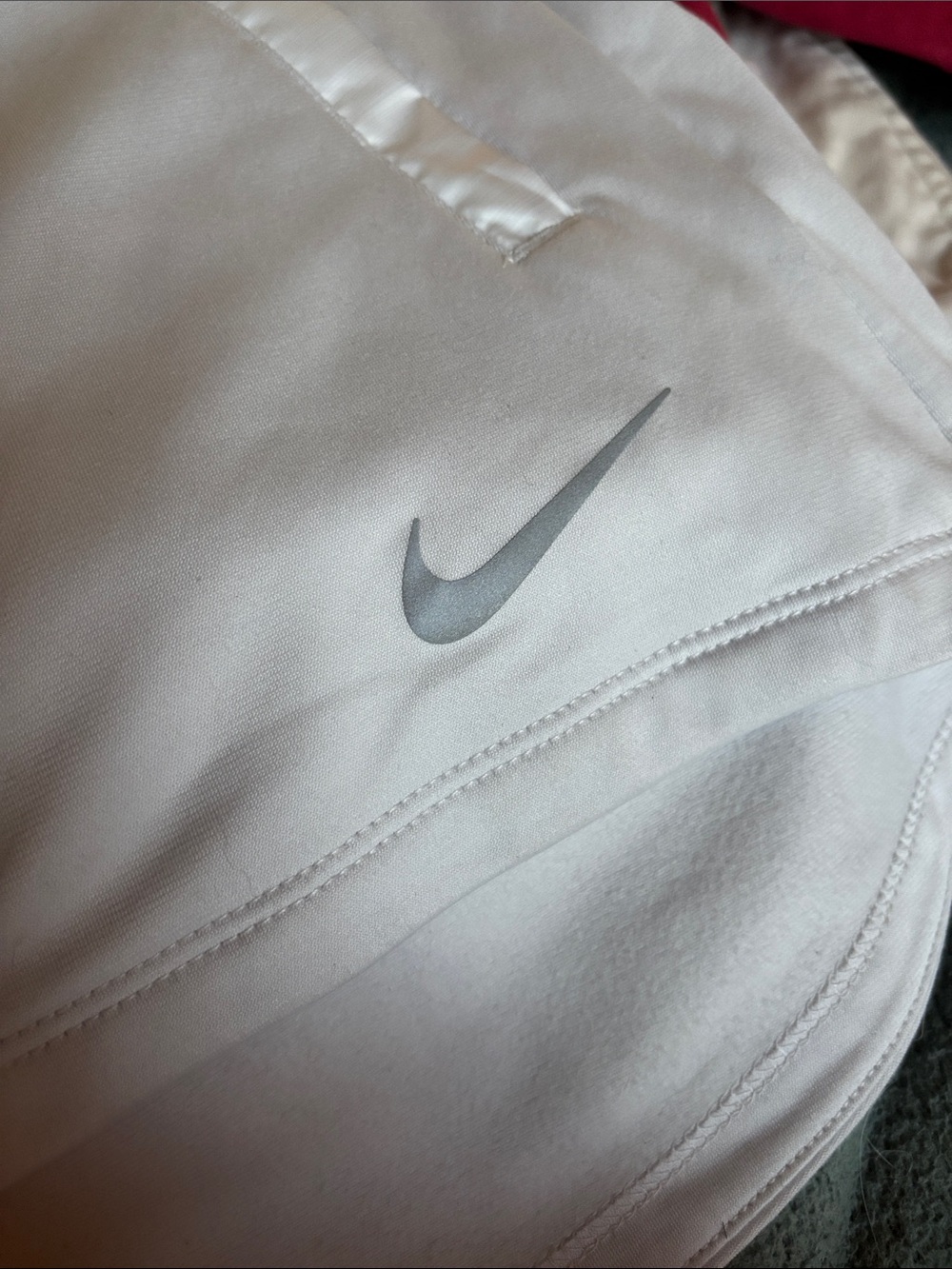 Nike Women’s Light Beige Quilted Hybrid Running Vest | Size L - Picture 6 of 11